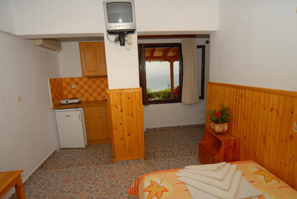 Villa Zaharo And Lilian Apartments Troulos Exterior photo