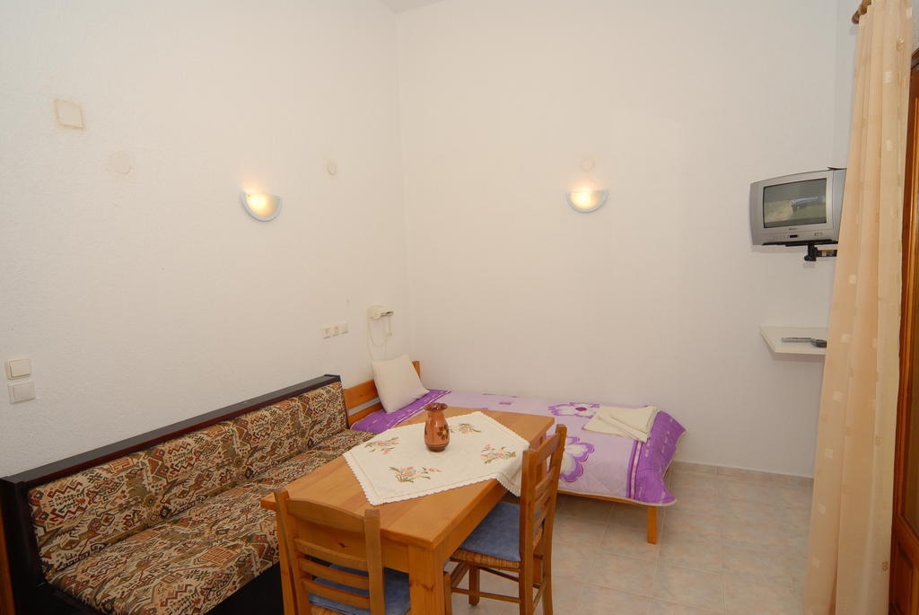Villa Zaharo And Lilian Apartments Troulos Exterior photo