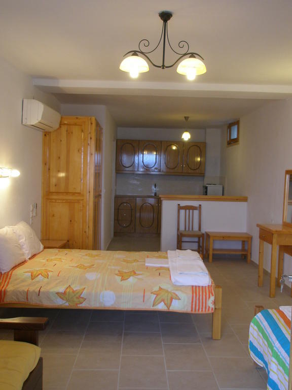 Villa Zaharo And Lilian Apartments Troulos Exterior photo